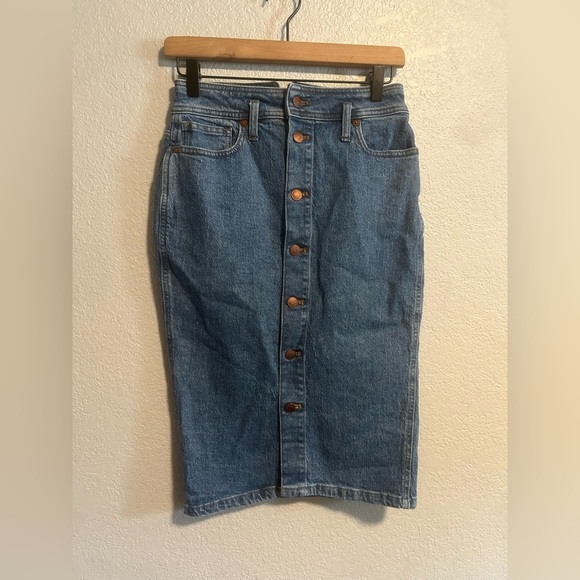 Madewell Denim High-Waist Midi Skirt in Holton Wash: Western Edition - Picture 3 of 10